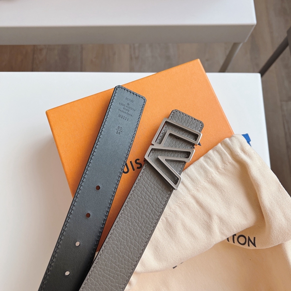 ルイヴィトンベルト背面デザイン